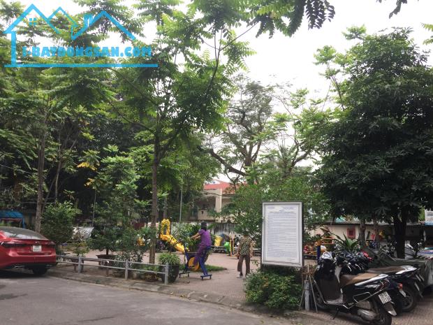 Cho thuê căn hộ tầng 5, khu E7 Bách Khoa, tập thể bộ Giáo dục và đào tạo, P. Bách Khoa, Q.Hai Bà Trưng