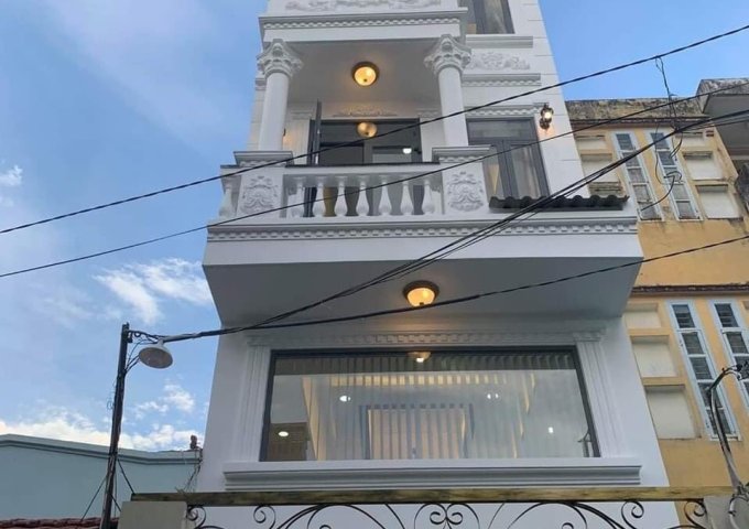 Bán nhà hẻm 46 đường Cách Mạng Tháng 8 phường 6 quận 3, DT: 3.3x14m, trệt 3 lầu, giá 13.9 tỷ