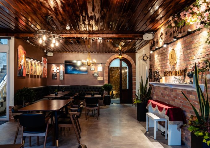 Bán nhà MT 242 đường Đề Thám, P. Phạm Ngũ Lão, Q1, 1 trệt 1 lầu, giá 69 tỷ,