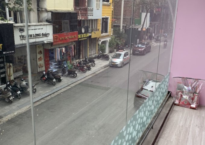 Chính chủ bán hoặc cho thuê nhà mặt phố cổ số 93 Nguyễn Trường Tộ,Ba Đình, Hà Nội