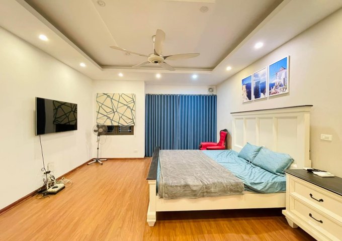 Bán nhà Mặt Phố Ô Chợ Dừa, Đống Đa 62m, 3 tầng, mặt tiền 4.2m, sổ vuông đẹp-27.5 tỷ