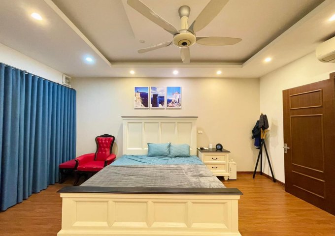 Bán nhà Mặt Phố Ô Chợ Dừa, Đống Đa 62m, 3 tầng, mặt tiền 4.2m, sổ vuông đẹp-27.5 tỷ