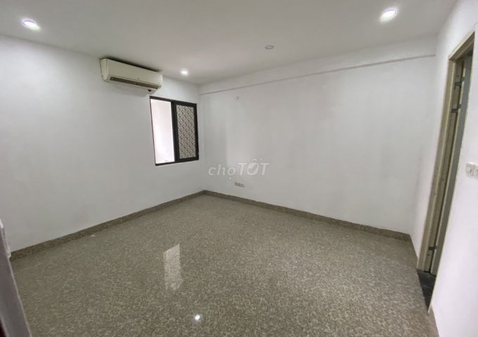 Cần cho thuê căn hộ Rainbow Linh Đàm 2 phòng ngủ 92m2 không đồ giá 8tr