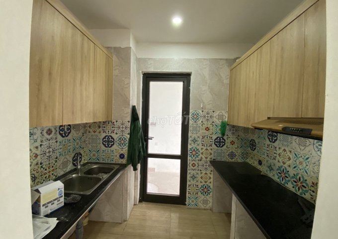 Cần cho thuê căn hộ Rainbow Linh Đàm 2 phòng ngủ 92m2 không đồ giá 8tr