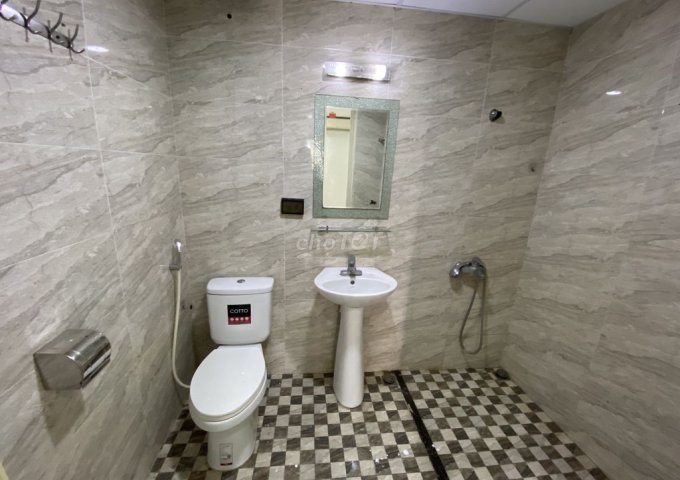 Cần cho thuê căn hộ Rainbow Linh Đàm 2 phòng ngủ 92m2 không đồ giá 8tr