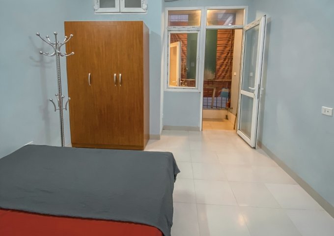 Chính chủ cho thuê phòng tại ngõ 315 Nguyễn Khang, Cầu Giấy DT 20m2 Giá 3tr/th LH 0915940584