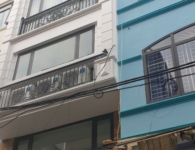 Cho thuê 3 tầng tại Huỳnh Thúc Kháng - Nhà mới đẹp - chủ nhà cực dễ tính, Có cho thuê lẻ 2 tầng