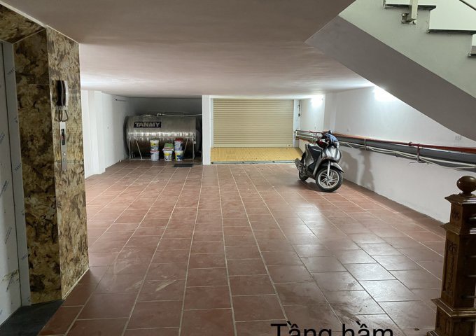 Cho thuê nhà mặt đường Võ Chí Công, Xuân La, Tây Hồ 150m2 6T 1 hầm hoàn thiện thanh máy, thông sàn