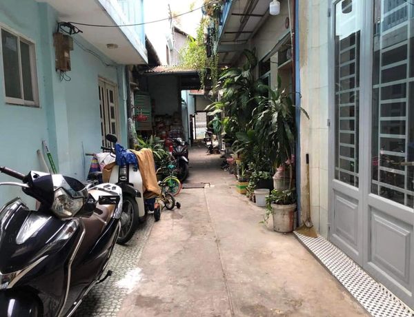 Bán nhà gấp đường Trần Phú, Quận5, 23m2, giá 3.2tỉ