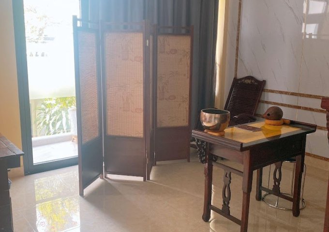 Bán nhà Trần Quang Diệu Quận 3, giá rẻ, ngang 5m, 4 phòng ngủ.