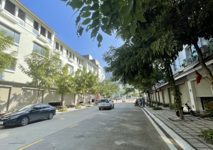 SẴN HÀNG LÔ B50 GẦN MẶT ĐƯỜNG LÊ TRỌNG TẤN 