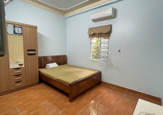 Cho thuê nhà riêng tại ngõ Trại Lẻ, 3 ngủ, 3 tầng, giá 6 triệu/ tháng