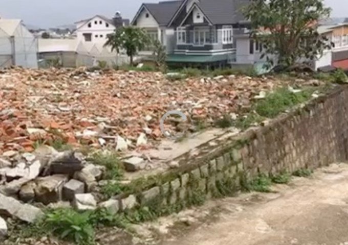 CÒN DUY NHẤT 1 LÔ ĐẤT 2 SỔ RIÊNG XÂY DỰNG 3 MẶT TIỀN NGAY TRUNG TÂM THÀNH PHỐ ĐƯỜNG MAI ANH ĐÀO -PHƯỜNG 8 -THÀNH PHỐ ĐÀ LẠT