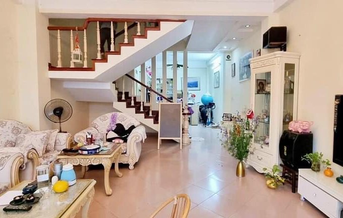 CHỦ CẦN BÁN CĂN NHÀ 5 TẦNG MT TẠI PHỐ LẠC LONG QUÂN