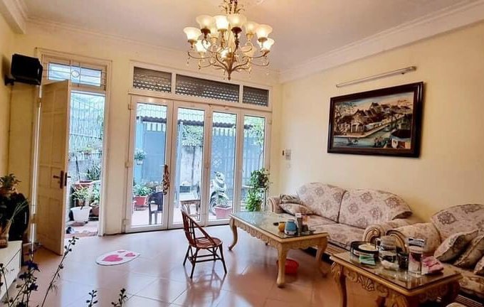 CHỦ CẦN BÁN CĂN NHÀ 5 TẦNG MT TẠI PHỐ LẠC LONG QUÂN