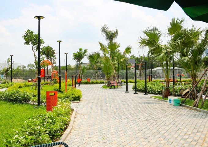 Cần bán nhà 1 trệt 2 lầu - 1 sân vườn gần Ngã tư Bình Chuẩn đối diện công viên
