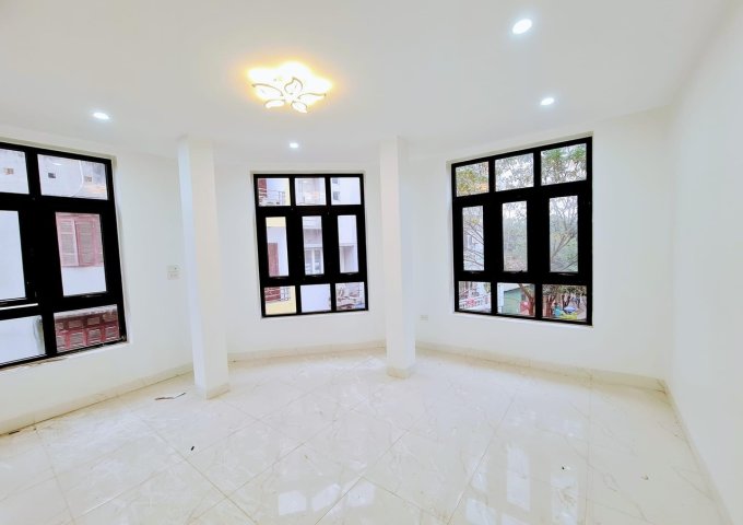 Bán nhà riêng tại Đường Nguyễn Hữu Thọ, Hoàng Mai,  Hà Nội diện tích 47m2  giá 10.9 Tỷ