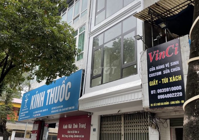 Cần cho thuê nhà 50m2 x 3 tầng thuận lợi kinh doanh mặt phố Ngô Gia Khảm, Quận Long Biên.