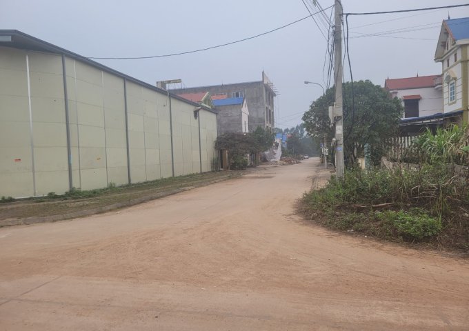 Bán 495m2 full thổ cư lô góc đang có nhà xưởng mới dựng tai Bãi Bông, Phổ Yên, Thái Nguyên