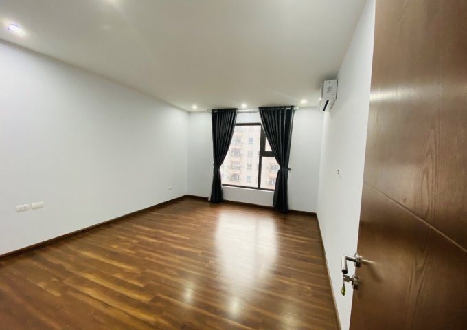 Cho thuê Chung cư Việt Đức Khuất Duy Tiến, 3 phòng ngủ 2vs, 137m2, đồ cơ bản, 14 triệu/tháng. LH: 0377983070