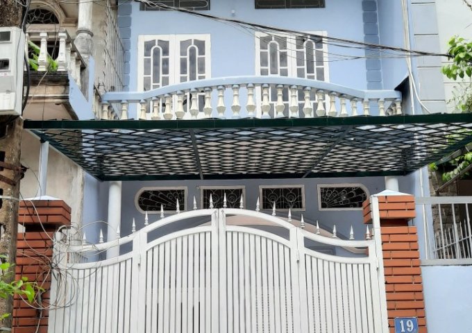 Chính chủ cho thuê nhà cực đẹp ở đường Đức Giang, quận Long Biên, TP Hà Nội