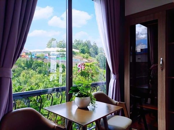 Bán khách sạn tại Đường Hùng Vương, Đà Lạt,  Lâm Đồng diện tích 300m2  giá 23 Tỷ