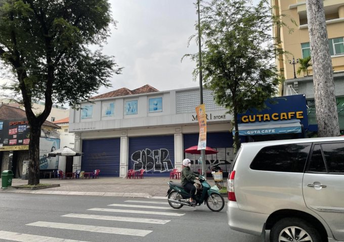 Kẹt tiền bán gấp nhà góc 2 MT đường Nguyễn Cư Trinh, quận 1. DT: 8,5x10m giá 30 tỷ