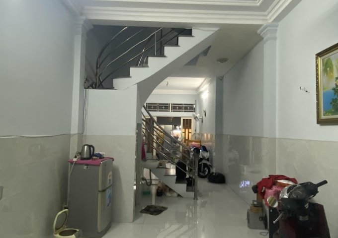 Bán nhà mặt tiền Q. Phú Nhuận, dt 60m2, 3 lầu, xe hơi ngủ trong nhà.