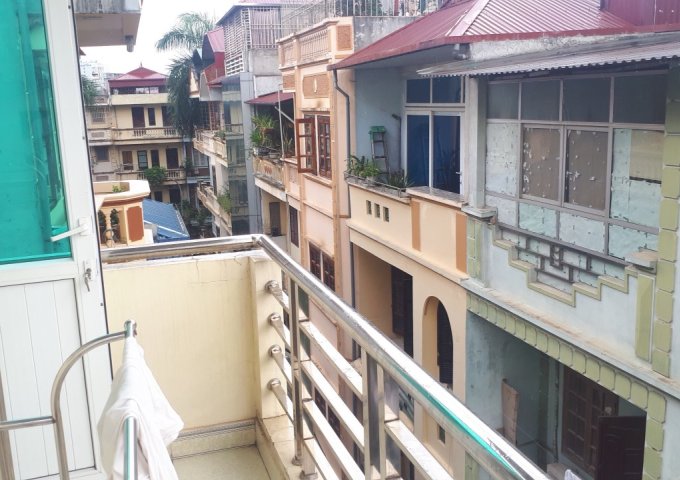 Cho thuê Chung cư C37 Bắc Hà, 3 phòng ngủ - 2vs, 95m2, đồ cơ bản, 9 triệu/tháng. LH 0377983070 