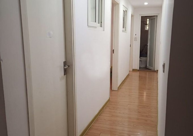 Cho thuê tập thể D16 Phương Mai, 3 phòng ngủ - 2vs, 100m2, đủ đồ, 11 triệu/tháng. LH 0377983070 