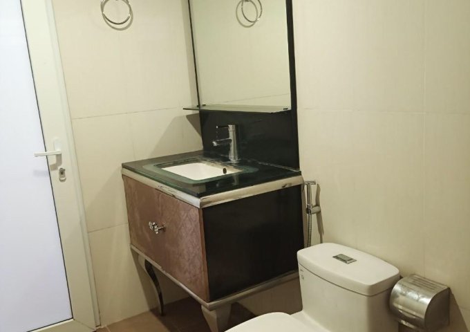 Cho thuê tập thể D16 Phương Mai, 3 phòng ngủ - 2vs, 100m2, đủ đồ, 11 triệu/tháng. LH 0377983070 