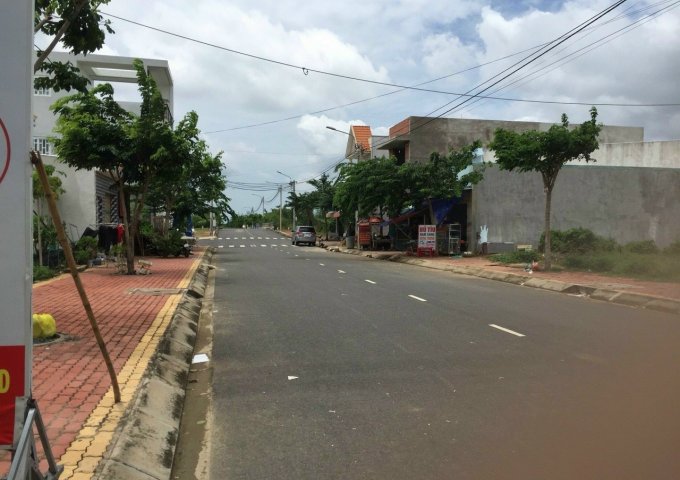 Đất nền sổ hồng riêng đường Lê Văn Lương