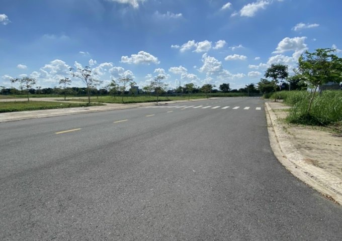 Đất nền sổ hồng riêng đường Lê Văn Lương