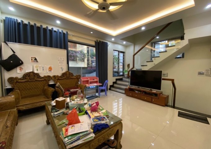 Bán nhà mới kinh doanh mặt ngõ to Nguyễn Đức Cảnh, Lê Chân, Hải Phòng. DT: 45m2*4 tầng. Giá 5,5tỷ