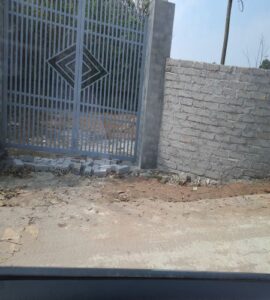 Chính chủ em cần tiền bán gấp mảnh đất tại Ba Trại, Ba Vì, Hà Nội.