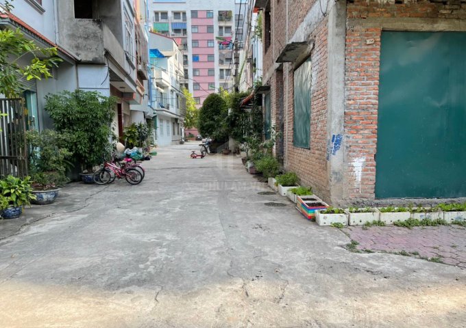 Bán 99m2 góc liền kề xây thô 3 tầng khu chung cư A9 Tổ 22, Thượng Thanh, Long Biên