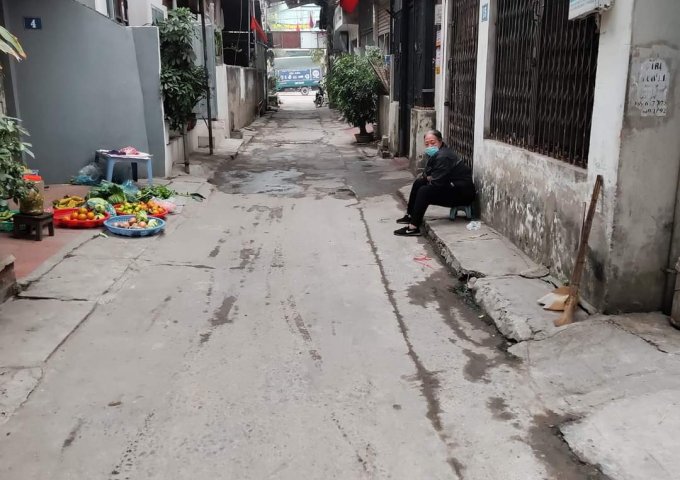 Phan Trọng Tuệ( khu tập thể 116, Thanh Liệt , Thanh Trì, Hà Nội) 40/45 5 4.2 2.85 tỷ