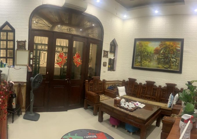 Chính chủ cần bán nhà đường Nguyễn Văn Cừ- Long Biên