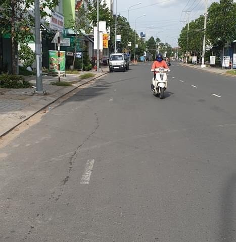  Nhà bán 2 lầu mặt tiền Đồng Văn Cống,vị trí đẹp,dt 4.48x12.5,hướng Nam,giá 6 tỷ 