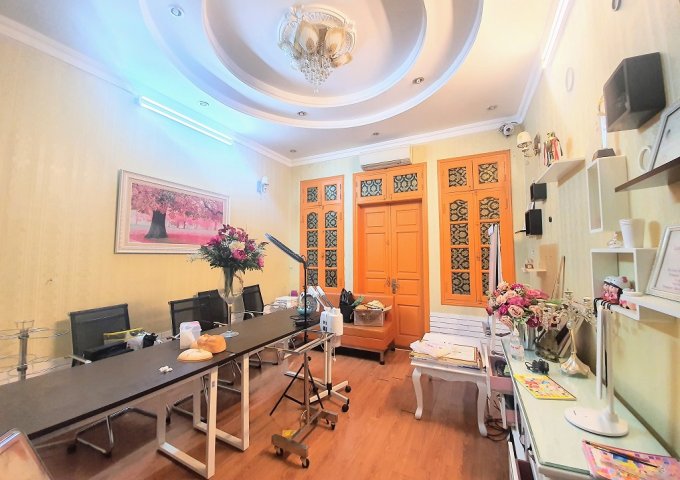 Cho thuê nhà phố Đỗ Quang 50m 5 tầng giá 20tr 0903409888