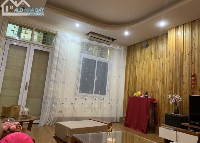 Cho thuê mặt bằng tầng 1 + 2 làm văn phòng, mặt bằng kinh doanh tại phường Láng Thượng, Quận Đống Đa, Hà Nội