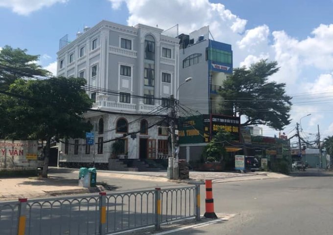 Bán khách sạn 30 phòng+thang máy góc 2mt đường Vành Đai Trong, 10x25, giá tốt: 65 tỷ