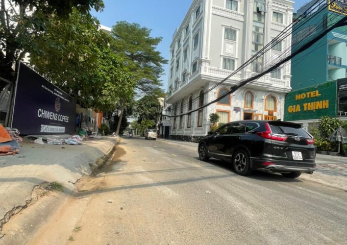 Bán khách sạn 30 phòng+thang máy góc 2mt đường Vành Đai Trong, 10x25, giá tốt: 65 tỷ