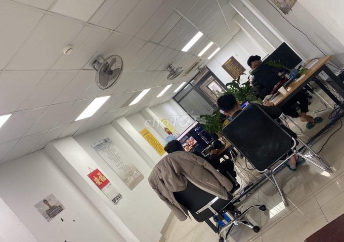 Cần nhượng lại gấp trong tháng 4 văn phòng tại mặt đường 110 Khuất Duy Tiến