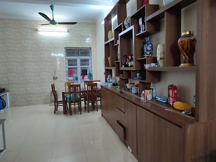 Đón sóng hầm Cửa Lục, tôi cần bán nhà 3 tầng trung tâm khu du lịch Bãi Cháy, chỉ 150m ra đến biển.