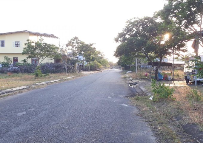 Bán đất khu đô thị số 9 Điện Ngọc, siêu phẩm, giá cực tốt mua ngay& luôn