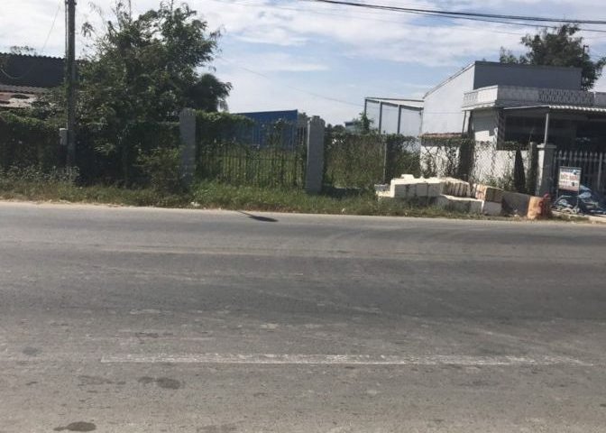 Bán đất mặt tiền đường Quốc Lộ 50 giáp thị xã Gò Công, thuộc xã Yên Luông, huyện Gò Công Tây, tỉnh Tiền Giang. ( Cách bến xe trung tâm thị xã Gò Công 4km, cách công an thị xã 3km ).