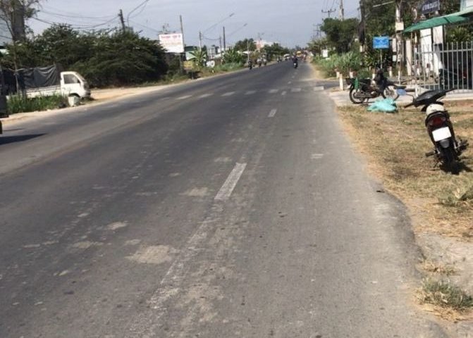 Bán đất mặt tiền đường Quốc Lộ 50 giáp thị xã Gò Công, thuộc xã Yên Luông, huyện Gò Công Tây, tỉnh Tiền Giang. ( Cách bến xe trung tâm thị xã Gò Công 4km, cách công an thị xã 3km ).