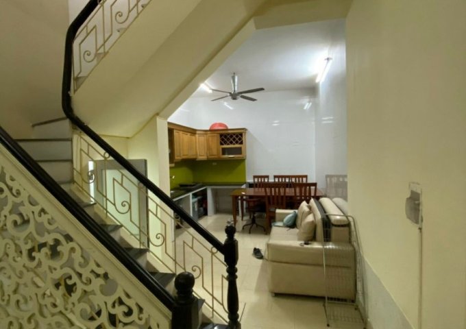 Chính chủ cho thuê nhà 4 tầng phố Khương Trung, Thanh Xuân, Hà Nội.