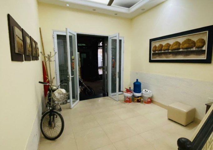 Chính chủ cho thuê nhà 4 tầng phố Khương Trung, Thanh Xuân, Hà Nội.